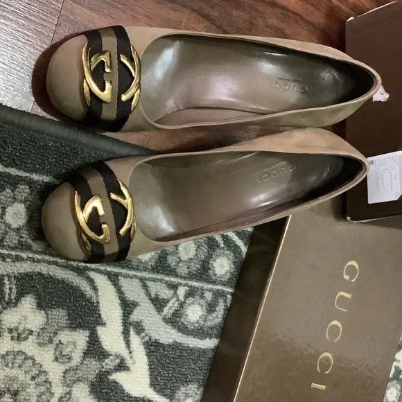 Gucci Women's Brown Peep-Toe Heels - Picture 6 of 6